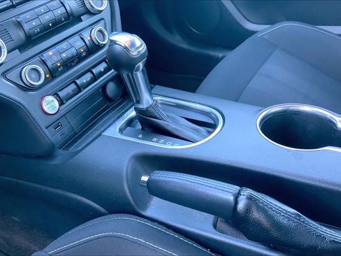 Used 2018 Ford Mustang Coupe image 18