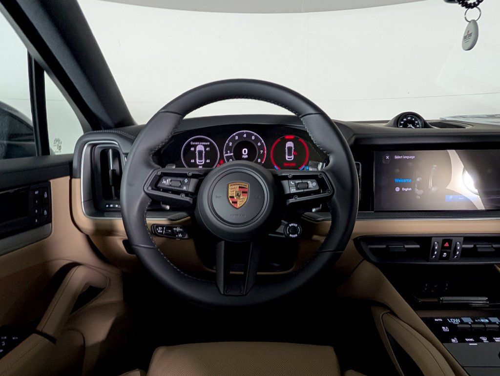 New 2026 Porsche Cayenne Coupe AWD/4WD image 19