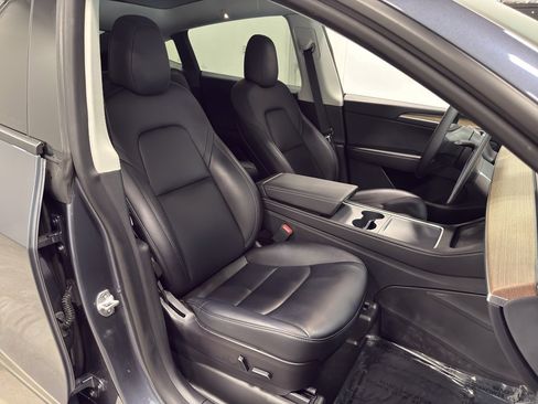 Used 2023 Tesla Model Y Performance image 26