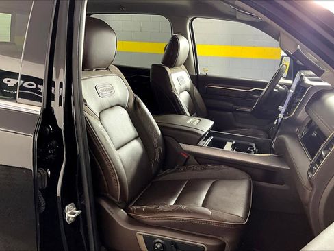 Used 2025 RAM 1500 Limited image 9