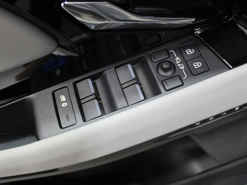 Used 2024 Land Rover Range Rover Evoque Dynamic SE image 7