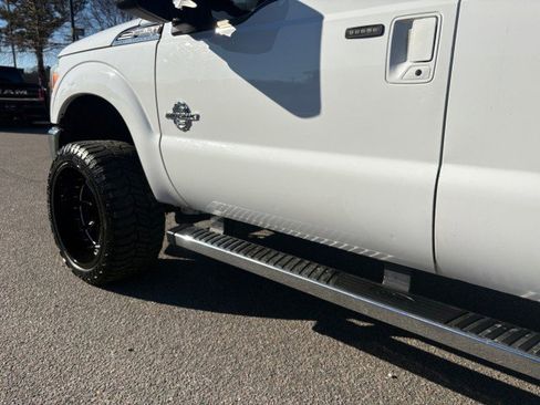 Used 2011 Ford F250 Lariat w/ Lariat Interior Pkg image 12