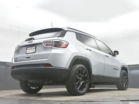 Used 2025 Jeep Compass Latitude w/ Altitude Special Edition AWD/4WD image 42