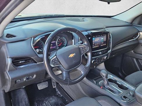 Used 2021 Chevrolet Traverse LT image 10