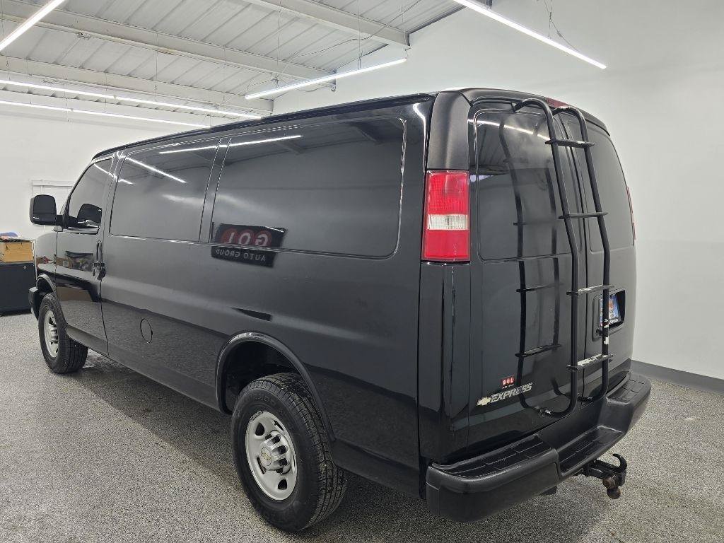 Used 2020 Chevrolet Express 2500 w/ Driver Convenience Package RWD image 4