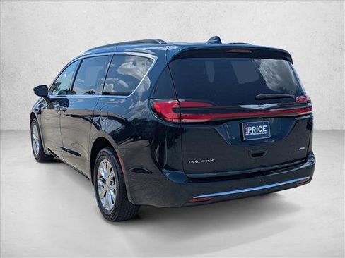 Used 2022 Chrysler Pacifica Touring-L AWD/4WD image 7