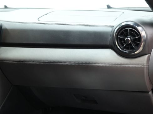 Used 2019 Nissan GT-R Premium w/ Premium Interior Package AWD/4WD image 90