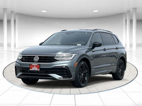 Used 2022 Volkswagen Tiguan SE R-Line image 1