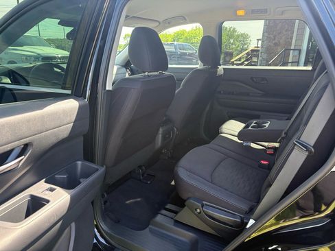 Used 2025 Nissan Pathfinder SV FWD image 22