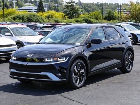 New 2025 Hyundai Ioniq 5 SE image 4