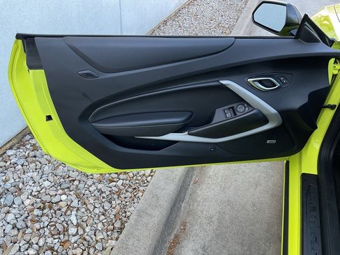 Used 2019 Chevrolet Camaro LT w/ RS Package image 12