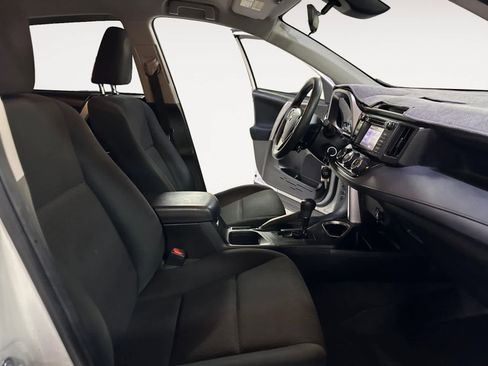 Used 2017 Toyota RAV4 LE image 19