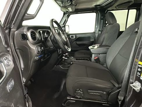 Used 2023 Jeep Wrangler Unlimited w/ Cold Weather Group AWD/4WD image 10