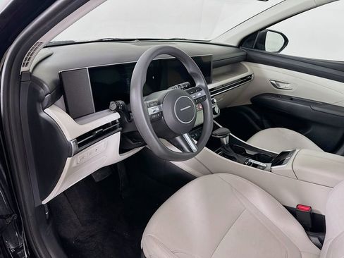 Certified 2025 Hyundai Tucson SEL image 9