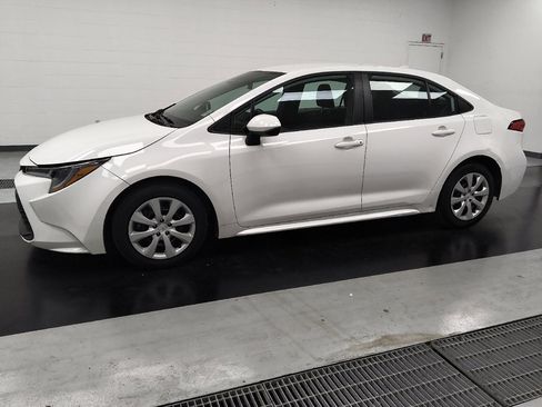 Used 2023 Toyota Corolla LE FWD image 2