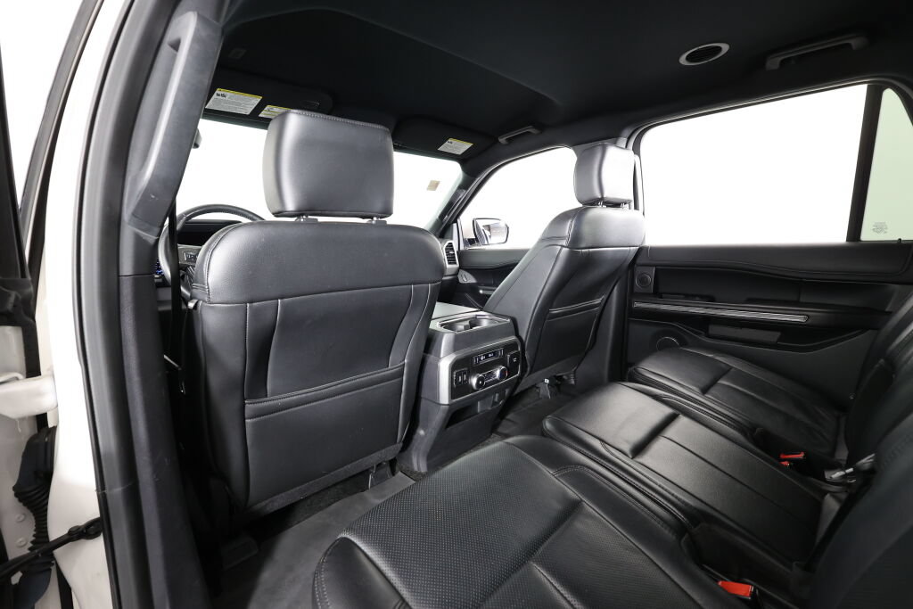 Used 2018 Ford Expedition Max XLT w/ Equipment Group 202A AWD/4WD image 14