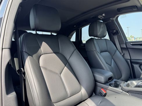 New 2026 Porsche Macan image 29