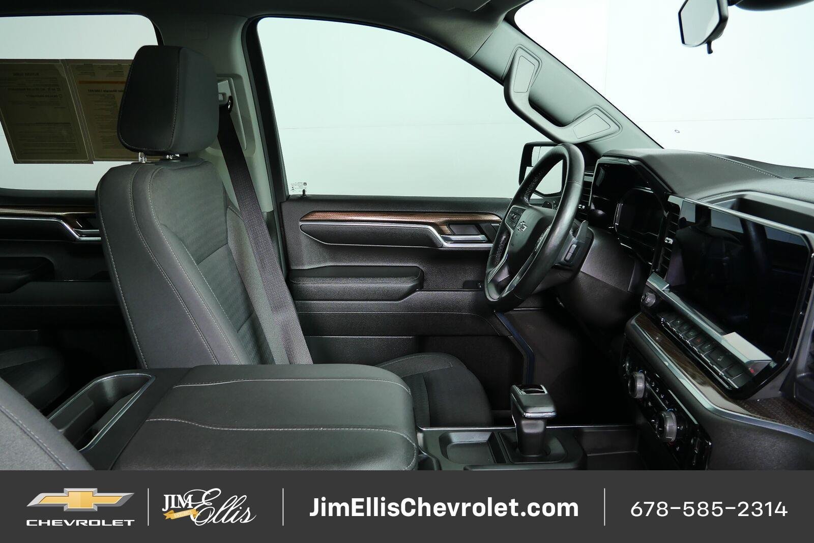 Used 2023 Chevrolet Silverado 1500 RST AWD/4WD image 19
