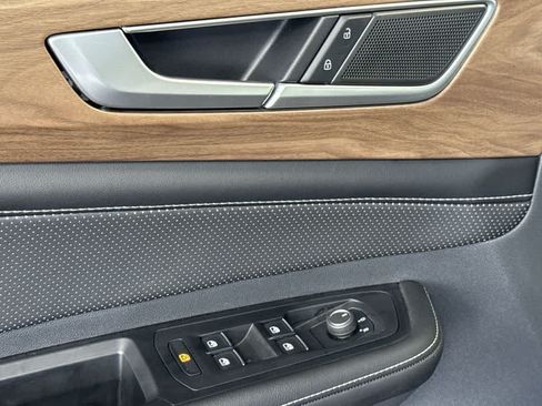 Certified 2024 Volkswagen Atlas SE FWD image 21