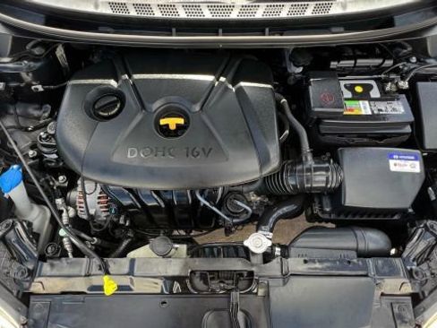 Used 2013 Hyundai Elantra image 45