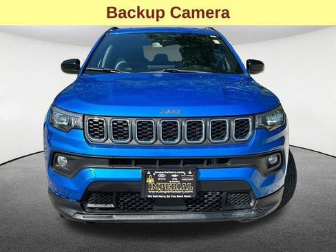 Used 2024 Jeep Compass Latitude AWD/4WD image 4