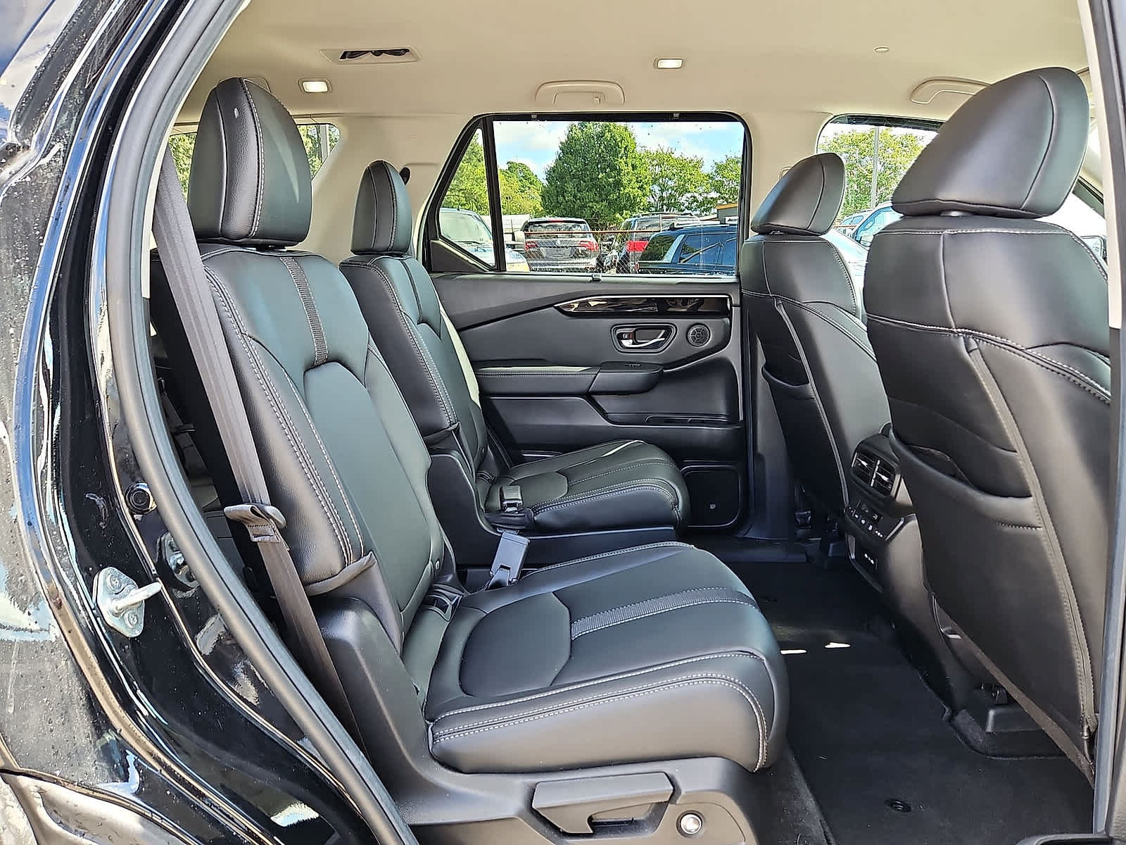 Used 2025 Honda Pilot EX-L image 31