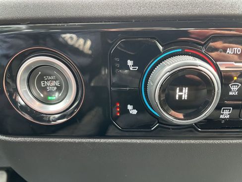 Used 2023 Chevrolet Silverado 1500 LT image 26