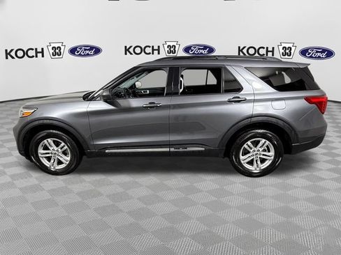 Used 2024 Ford Explorer XLT AWD/4WD image 4