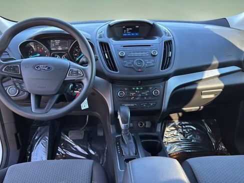 Used 2018 Ford Escape SE image 16