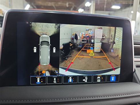 Used 2024 Chevrolet Tahoe Z71 w/ Off-Road Capability Package image 23