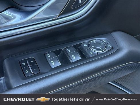 Used 2023 Chevrolet Suburban Premier image 26