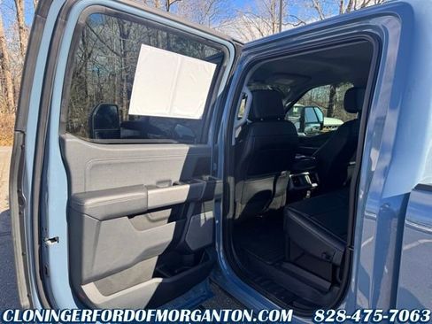 Used 2023 Ford F450 Lariat image 17