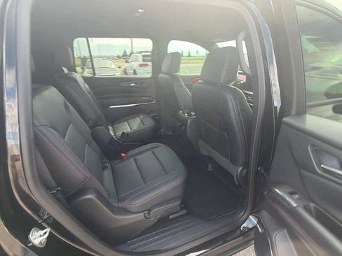 Used 2024 Chevrolet Traverse Z71 w/ Enhanced Driving Package AWD/4WD image 28