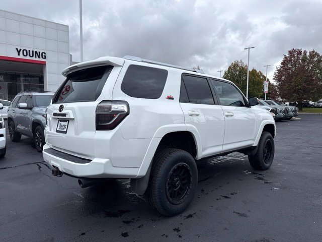 Used 2017 Toyota 4Runner SR5 Premium AWD/4WD image 4