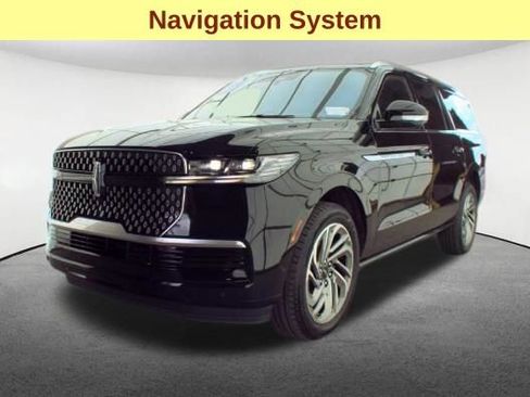 Used 2025 Lincoln Navigator L Reserve AWD/4WD image 4