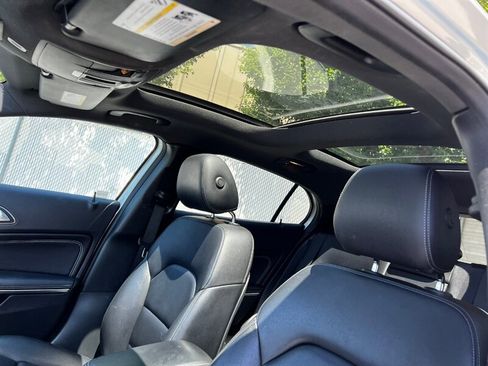 Used 2018 Mercedes-Benz GLA 250 4MATIC w/ Premium Package image 19