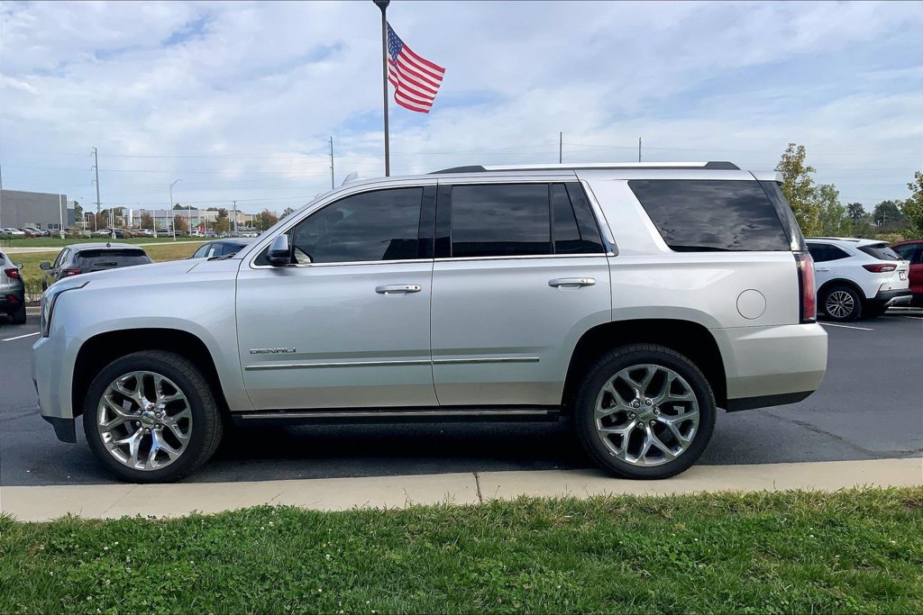 Used 2019 GMC Yukon Denali w/ Denali Ultimate Package AWD/4WD image 12