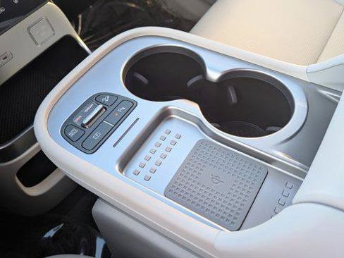 New 2026 Hyundai Ioniq 9 SEL image 18