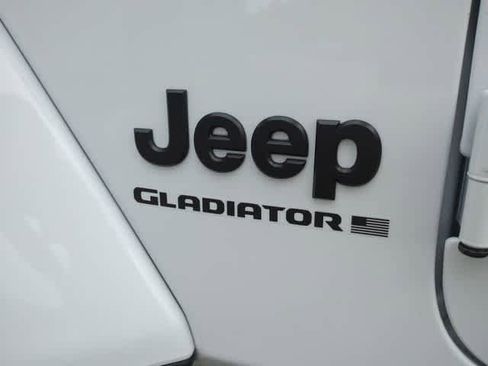 New 2025 Jeep Gladiator Sport image 12