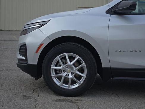 Used 2022 Chevrolet Equinox LS w/ LPO, Floor Liner Package image 8