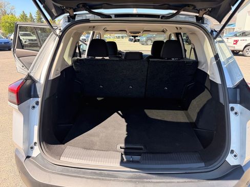 Used 2023 Nissan Rogue SV AWD/4WD image 23