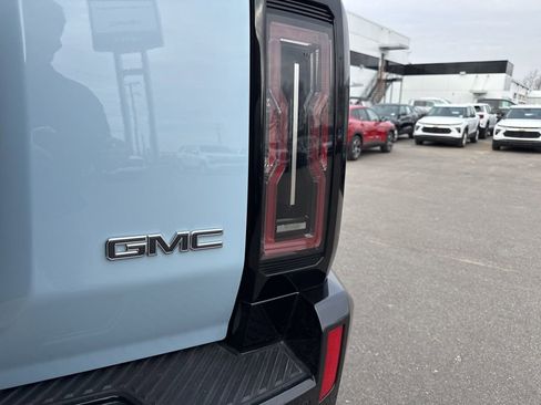 Used 2025 GMC Hummer EV 2X AWD/4WD image 35