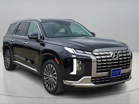 Used 2025 Hyundai Palisade Calligraphy FWD image 1