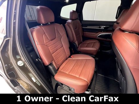 Used 2025 Kia Telluride SX Prestige image 19