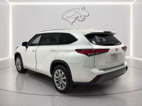 Used 2021 Toyota Highlander Limited AWD/4WD image 3