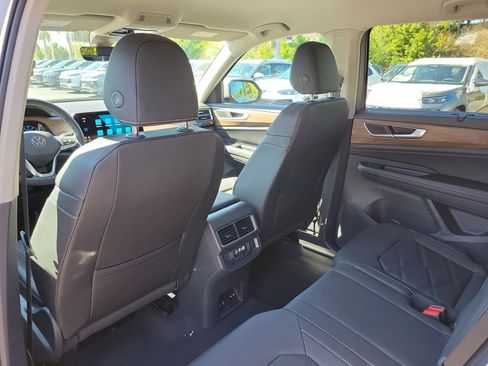 New 2026 Volkswagen Atlas SE image 9
