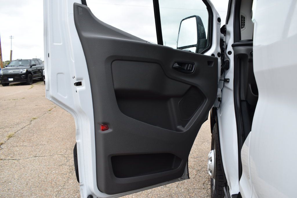 Used 2025 Ford Transit 250 148 Medium Roof Extended AWD w/ Load Area Protection Package image 7