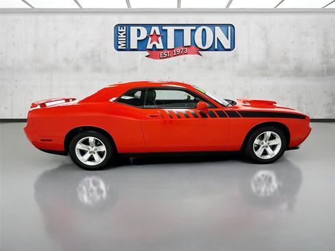 Used 2010 Dodge Challenger R/T image 8