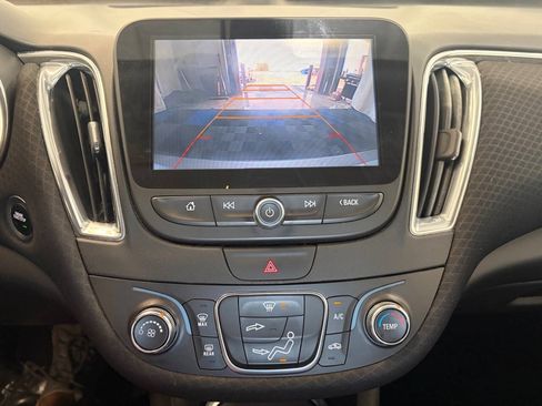 Used 2016 Chevrolet Malibu LT FWD image 17