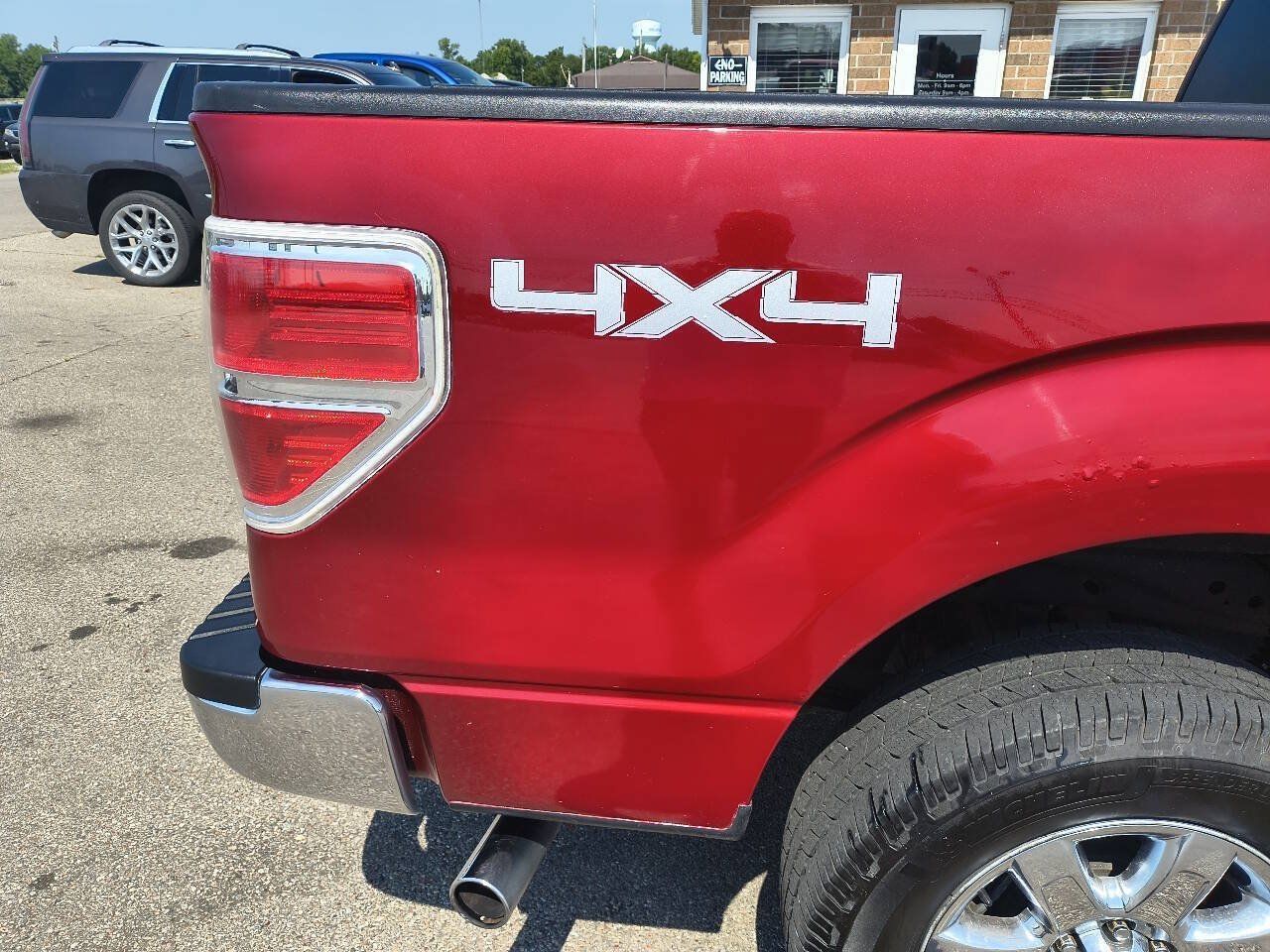 Used 2014 Ford F150 XLT w/ Equipment Group 302A Luxury AWD/4WD image 5